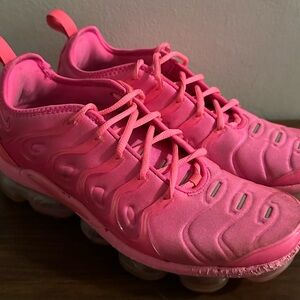 Nike Air VaporMax Plus Hyper Pink Women’s Size 8.5